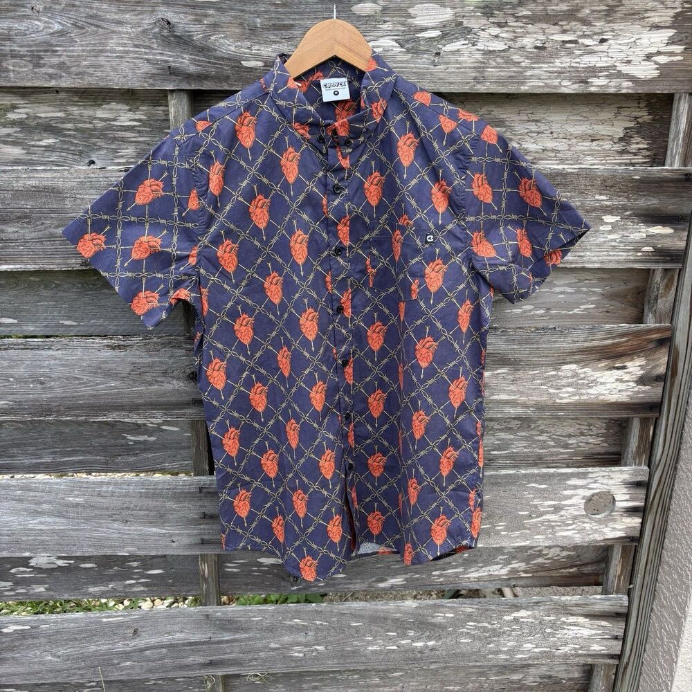 Creepy Co Shirt Vampire Heart Horror Button Up Short Sleeve Spooky Mens Medium